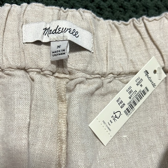 Madewell Clean Pull-On Shorts in 100%
Linen, size M - Picture 4 of 6